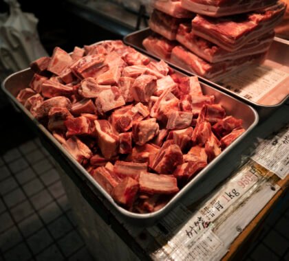 Bulk poultry meat distribution