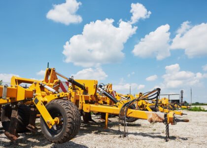 Worldwide heavy duty equipment trader