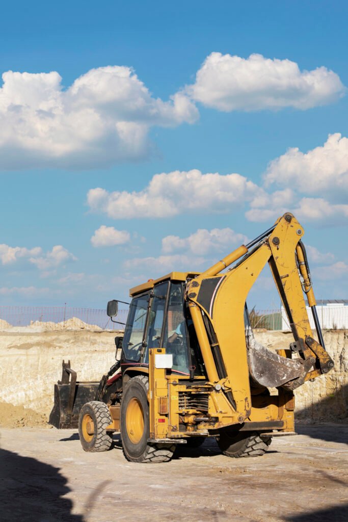 Used and new construction machines supplier